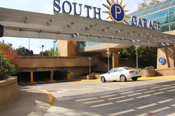 BJC Plaza Garage South Entrance