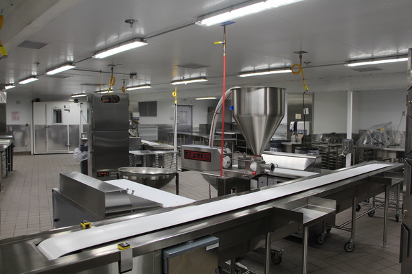 Barnes Jewish IOH Central Kitchen conveyor belt