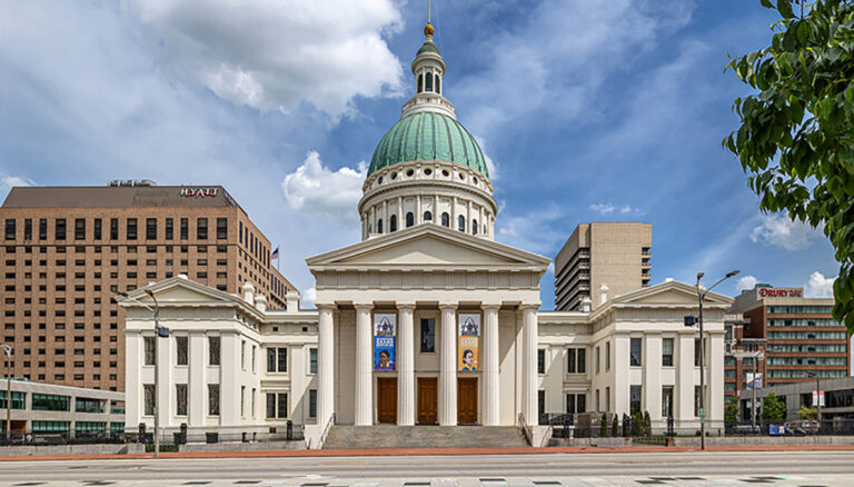Exterior view of the St. Louis Old Courthouse dome under blue skies